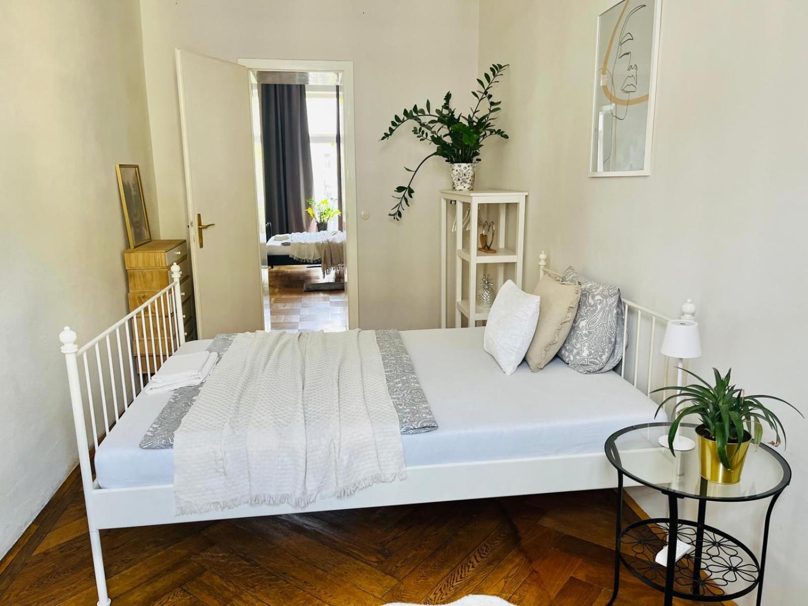 Beautiful City Centre Apartment Wien Exteriör bild